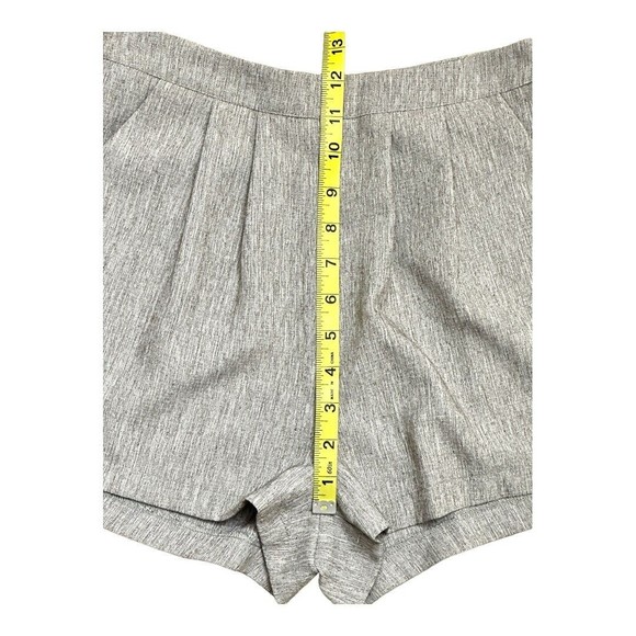 Xenia Boutique gray high waisted pleated shorts 2  Inch inseam size 4 - Picture 7 of 9